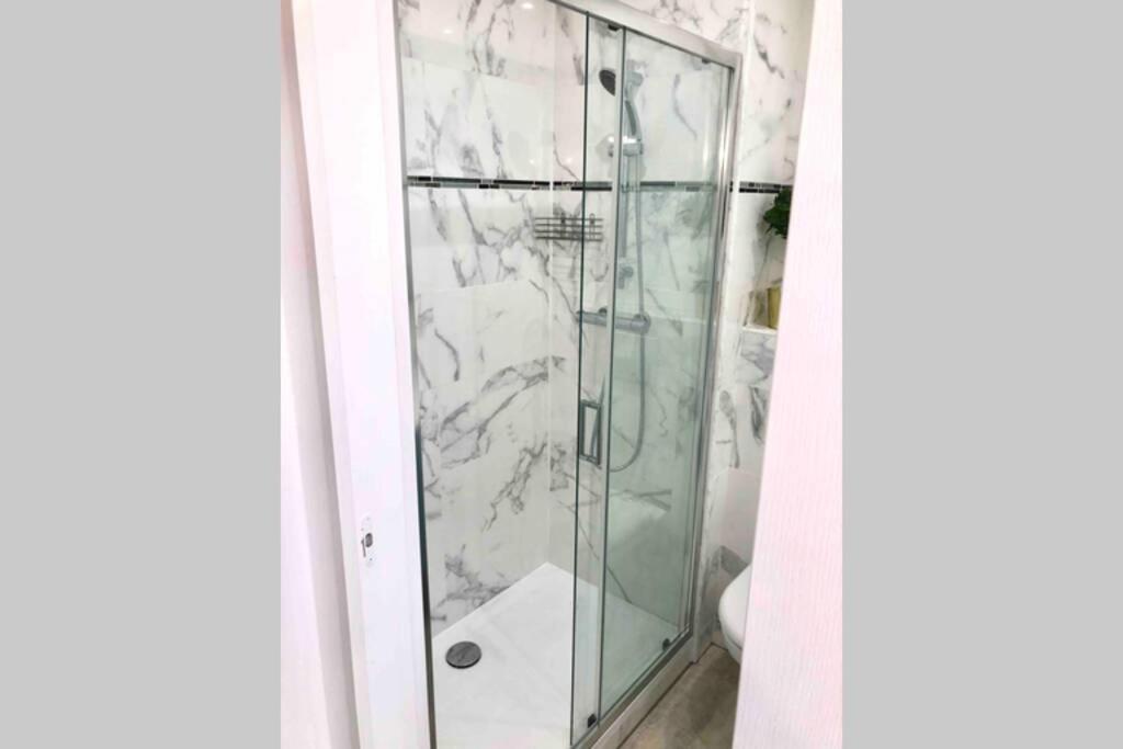 Grand 30 M² Centre Ville, Refait à Neuf Pour Vous ! Climatisé * La Grande Motte