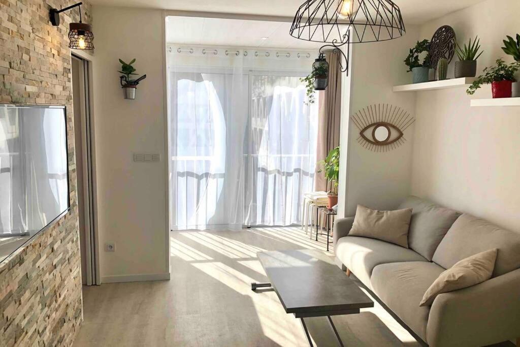 Appartement Grand 30 M² Centre Ville, Refait à Neuf Pour Vous ! Climatisé